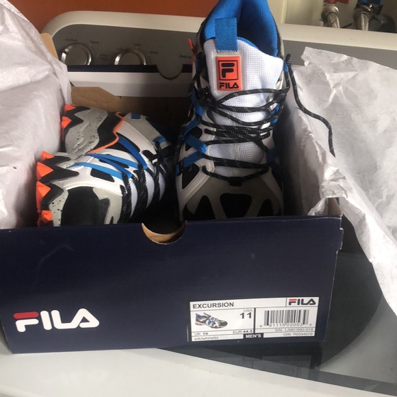 Men’s Fila excursion sneaker, size 11,9, 9.5 - Picture 3 of 4